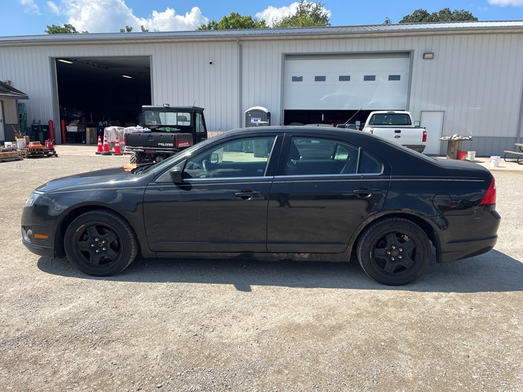 #6296-•-2010-ford-fusion-se-sedan-(has-wi-title)-image-9