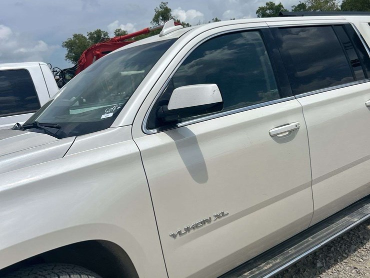 2015-gmc-yukon-xl-image-7