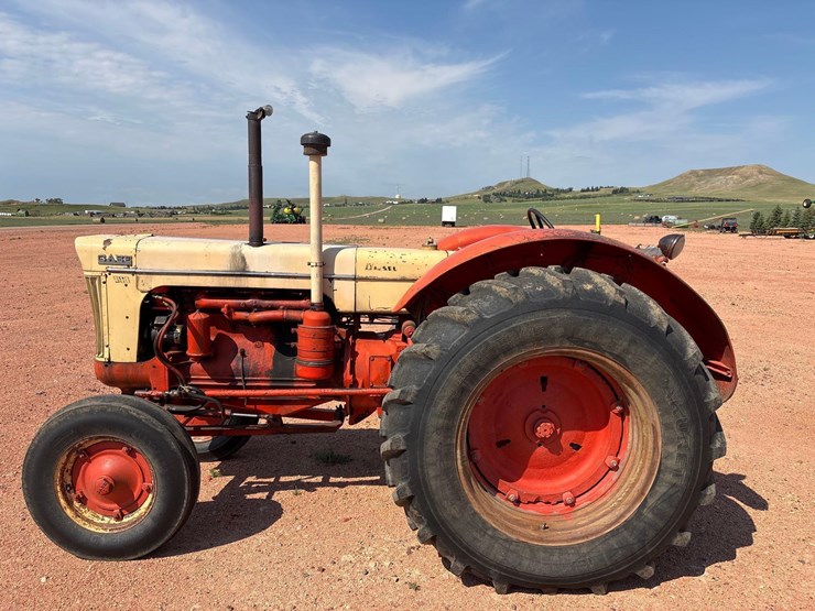 1957-case-900-tractor-image-9