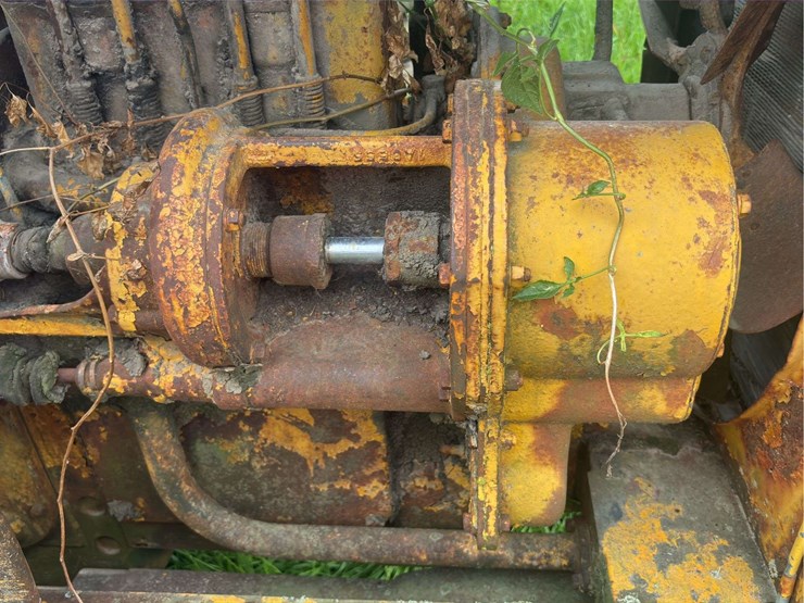 caterpillar-r5-crawler-and-blade-image-16