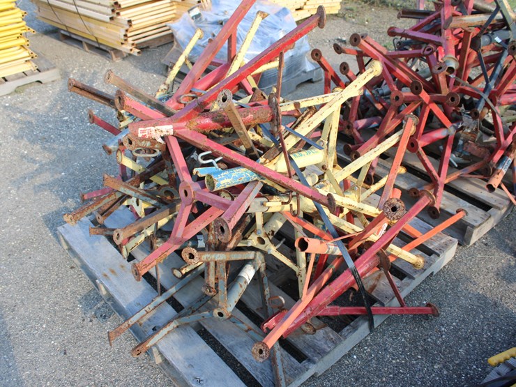#1030-•-3-legged-pipe-jacks-image-4