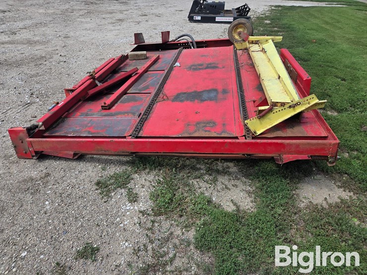 farmhand-1001-small-square-bale-accumulator-image-8