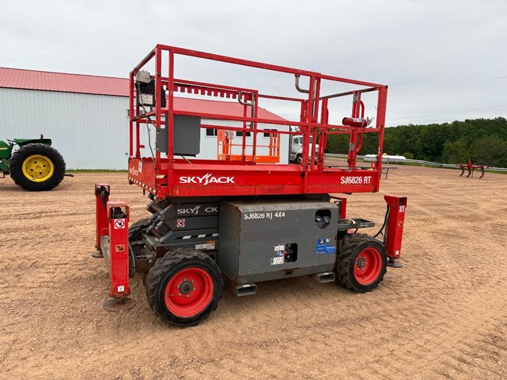 2020-skyjack-sj6826rt-image-1