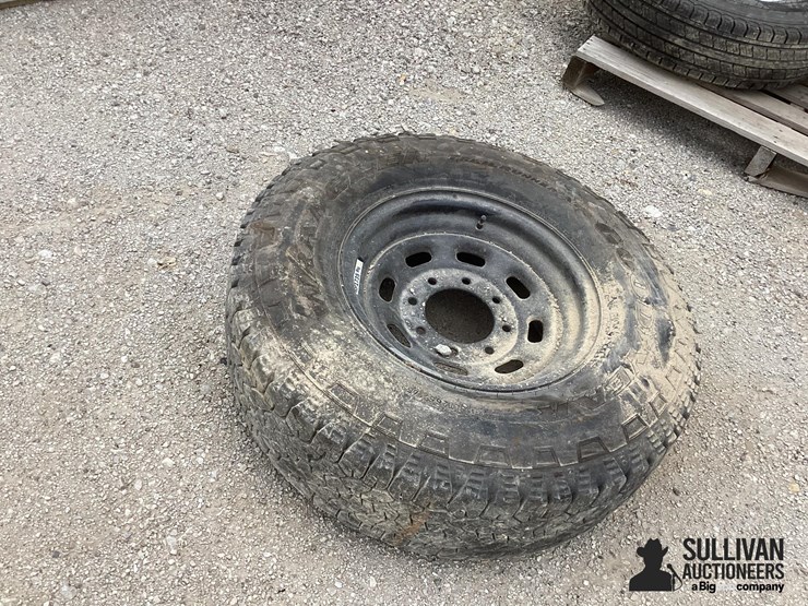 265/75r16-tire-&-rim-image-6