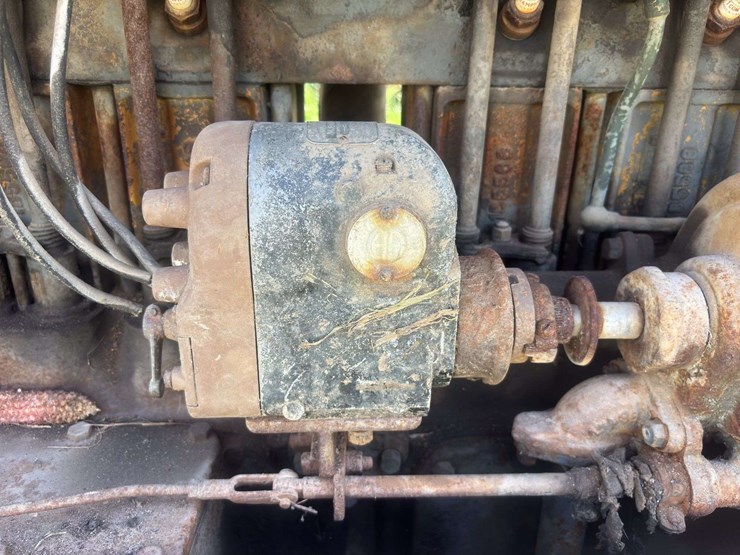 caterpillar-twenty-crawler-image-31