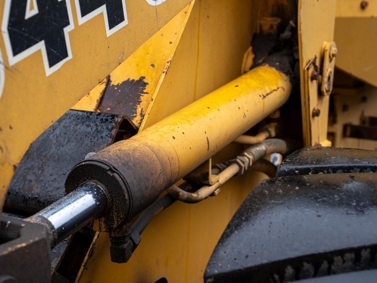 1996-deere-344g-image-41