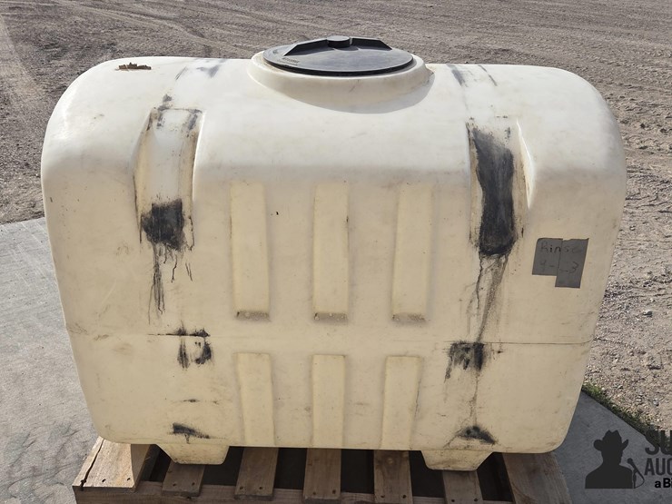 ace-roto-mold-200-gal-poly-tank-image-3