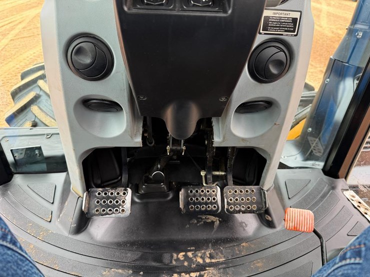 2016-new-holland-ts6.110-image-65
