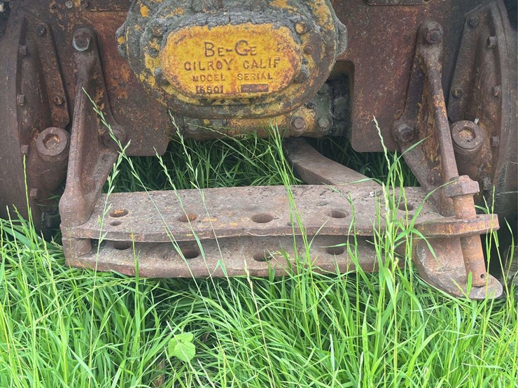 caterpillar-r5-crawler-and-blade-image-38