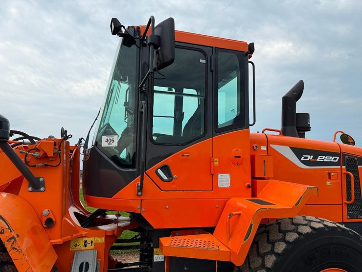 2017-doosan-dl220-5-image-16