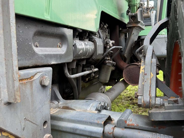 one-owner-fendt-305-lsa-with-loader-image-10