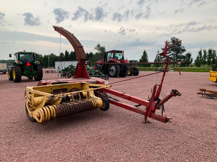 new-holland-782-image-1