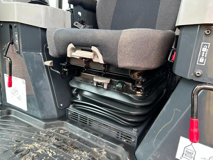 2013-komatsu-d61px-23-image-53