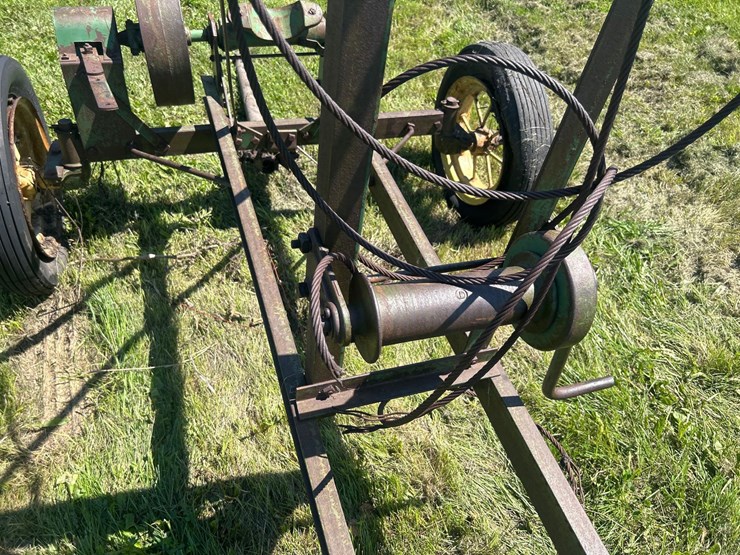 antique-john-deere-hoist-image-13