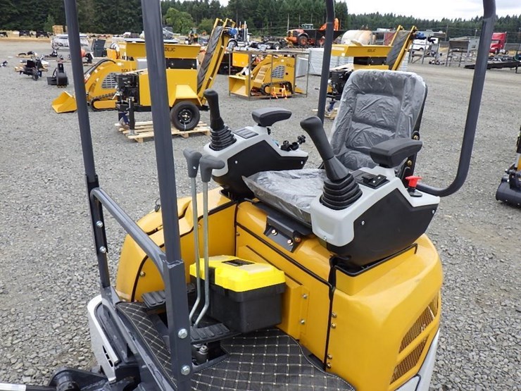 2025-sdlanch-sdle20-hydraulic-excavator-image-19