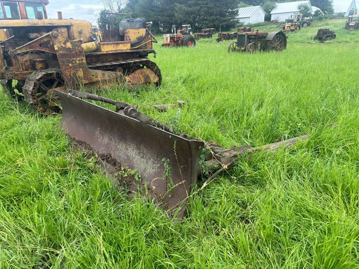 caterpillar-r5-crawler-and-blade-image-41
