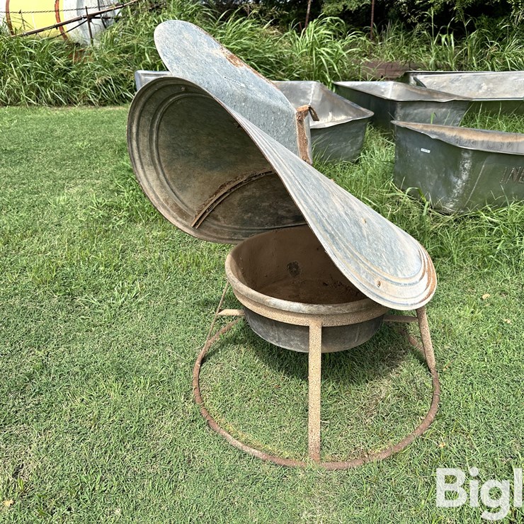 Hiebert’s All Weather Mineral Feeder