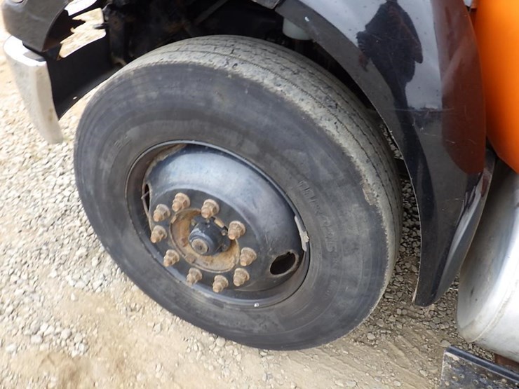 2013-ford-f750-image-36
