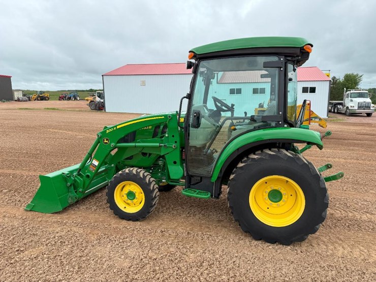 2020-john-deere-3033r-image-6