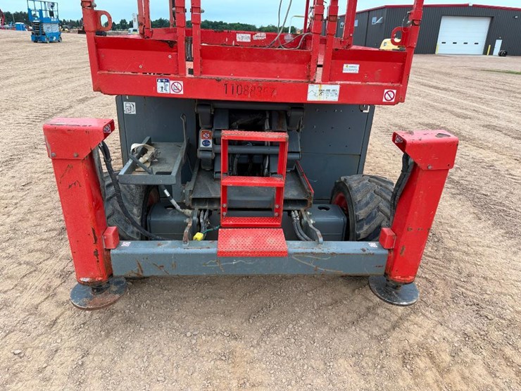 2020-skyjack-sj6826rt-image-17