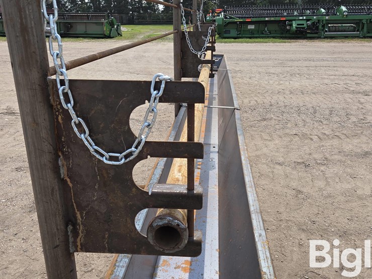 24'-free-standing-panel-w/-feed-trough-image-10