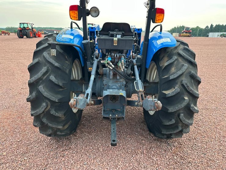 2001-new-holland-tn70-image-23