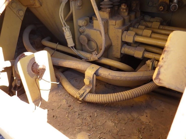 2001-caterpillar-d5m-xl-image-32