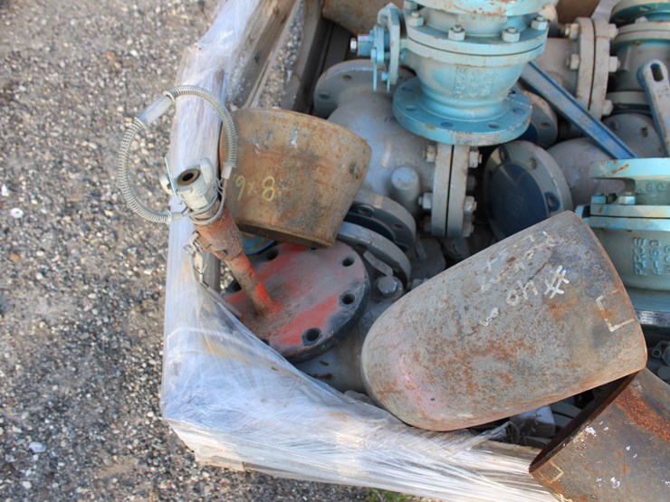 #1034-•-assorted-valves-and-pipe-fittings-image-5