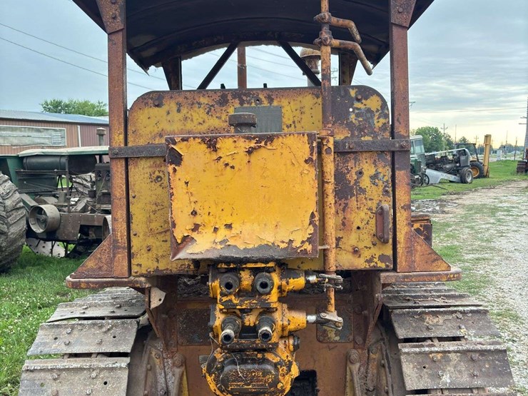 caterpillar-forty-diesel-crawler-image-44