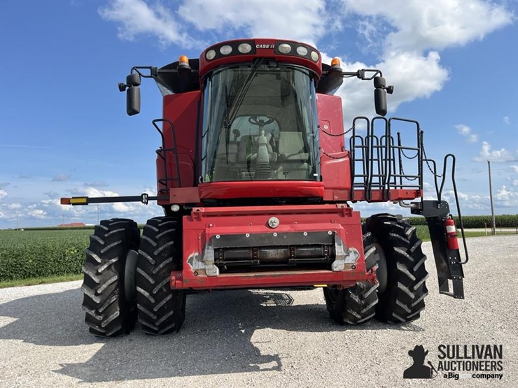 2010-case-ih-8120-image-2