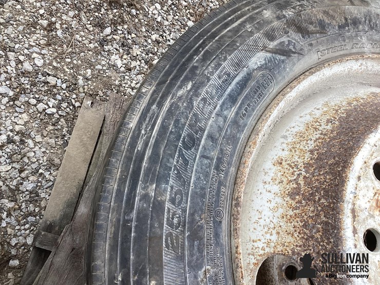 255/70r22.5-tires-&-rims-image-11