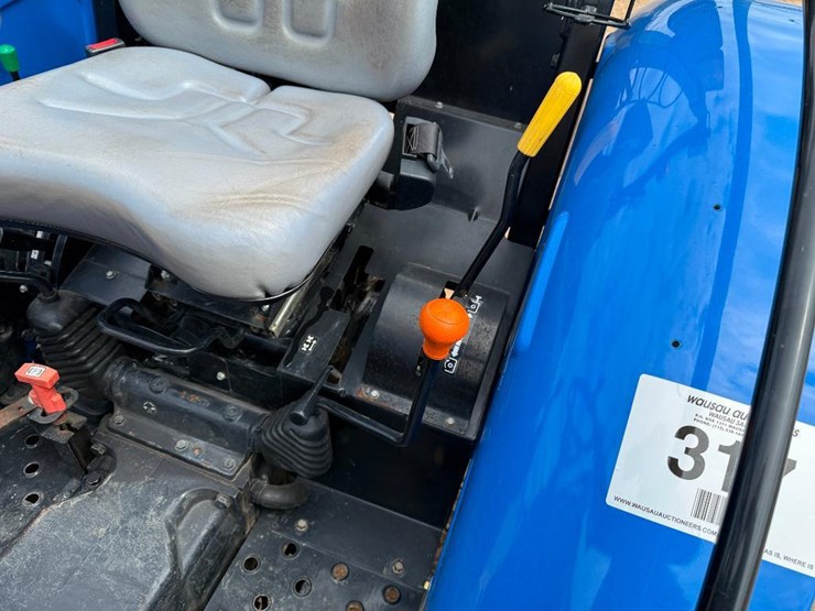 2019-new-holland-workmaster-70-image-41