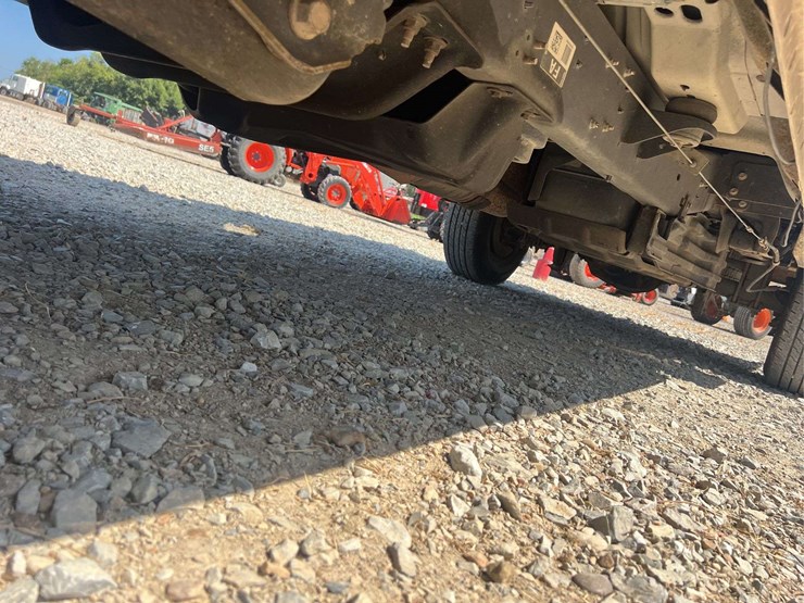 ford-f350-xl-image-27