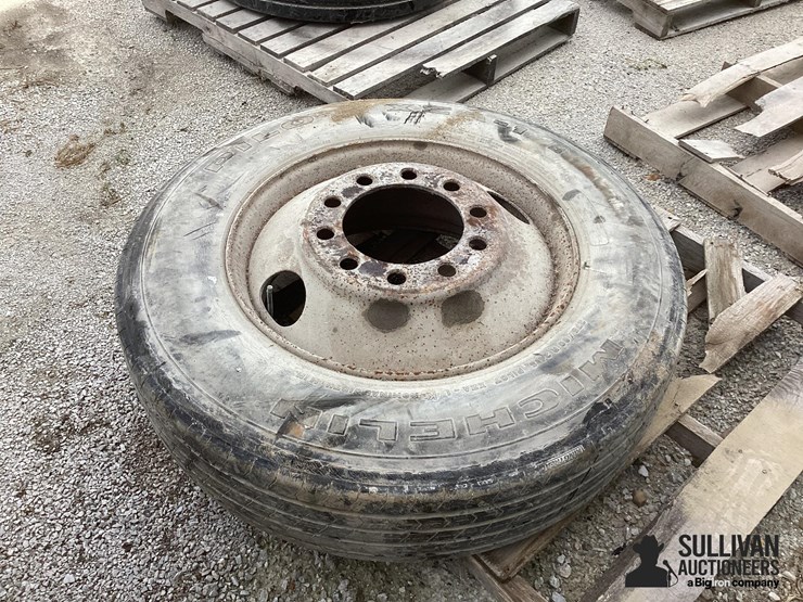 275/80r24.5-tire-&-rim-image-10