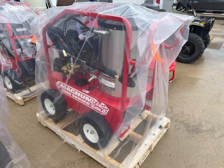 #6260-•-2025-magnum-4000-series-gold-hot-water-pressure-washer-image-3