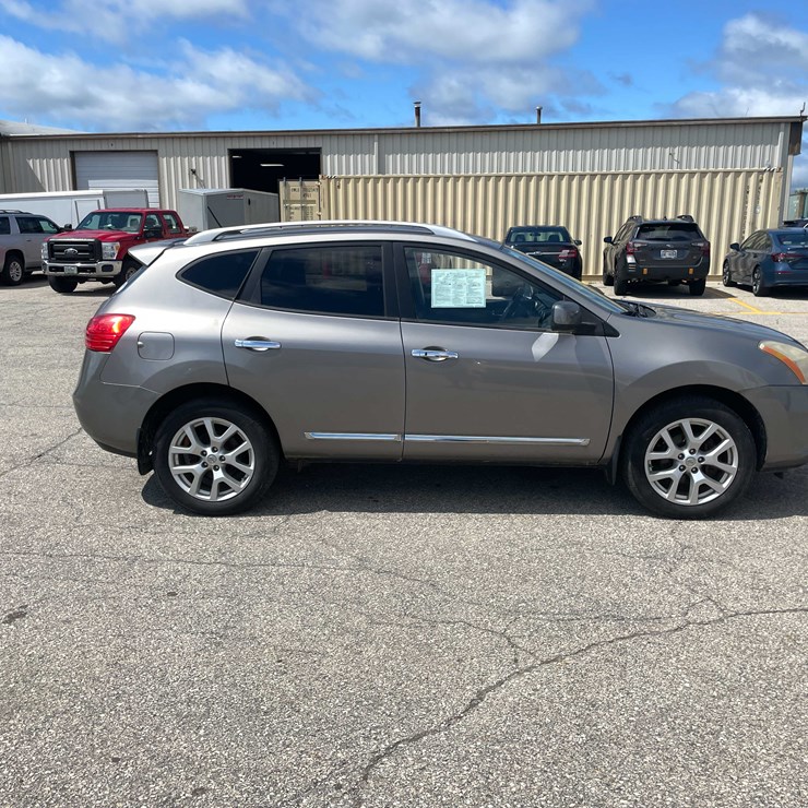 2011 NISSAN ROGUE