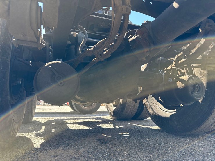 2020-kenworth-t880-image-7