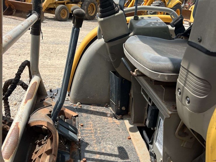 yanmar-vio20-image-13