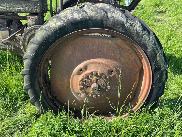 john-deere-model-b-image-39