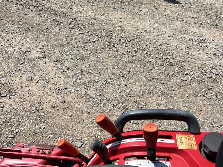 massey-ferguson-gc2400-image-27