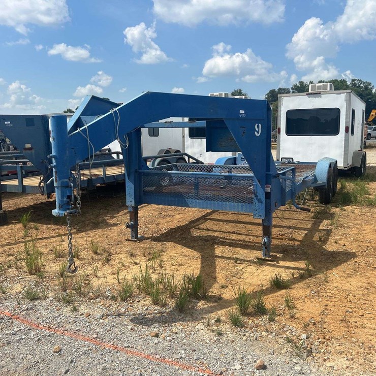2012 76" x 20' T/A Gooseneck Trailer