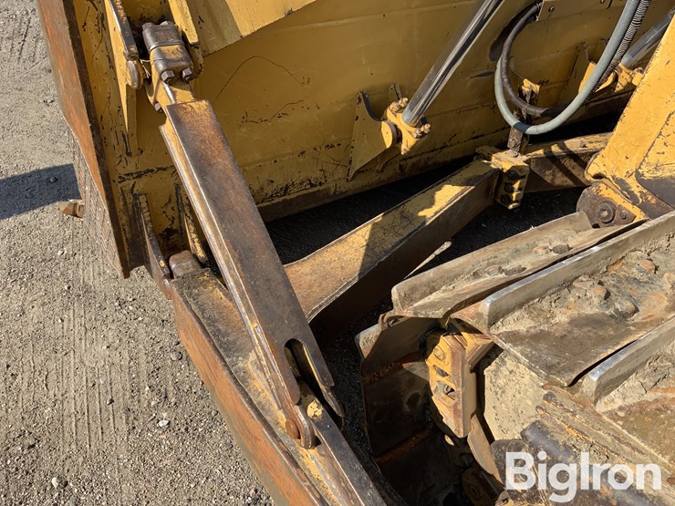 2006-caterpillar-d6r-image-12
