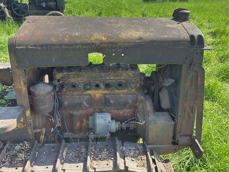 caterpillar-ten-crawler-image-11