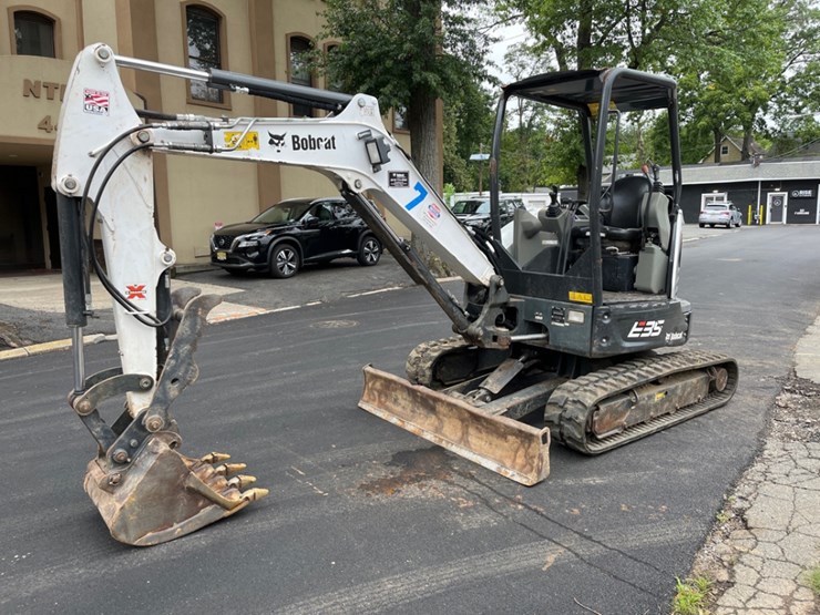 2021-bobcat-e35-image-1