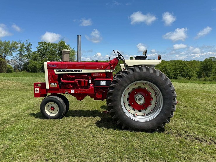 farmall-1206-image-2