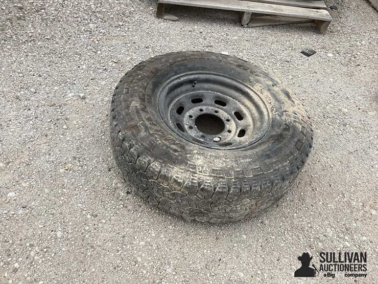 265/75r16-tire-&-rim-image-13