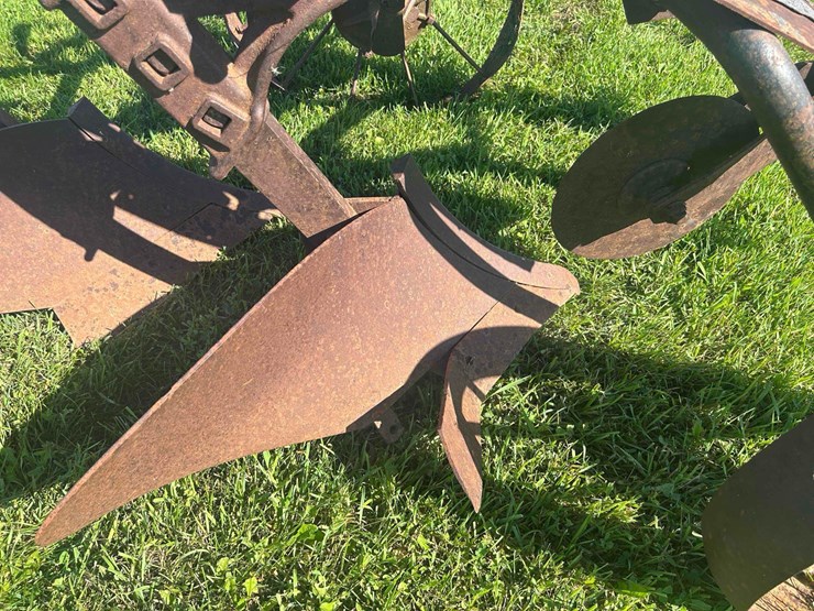 john-deere-plow-image-8