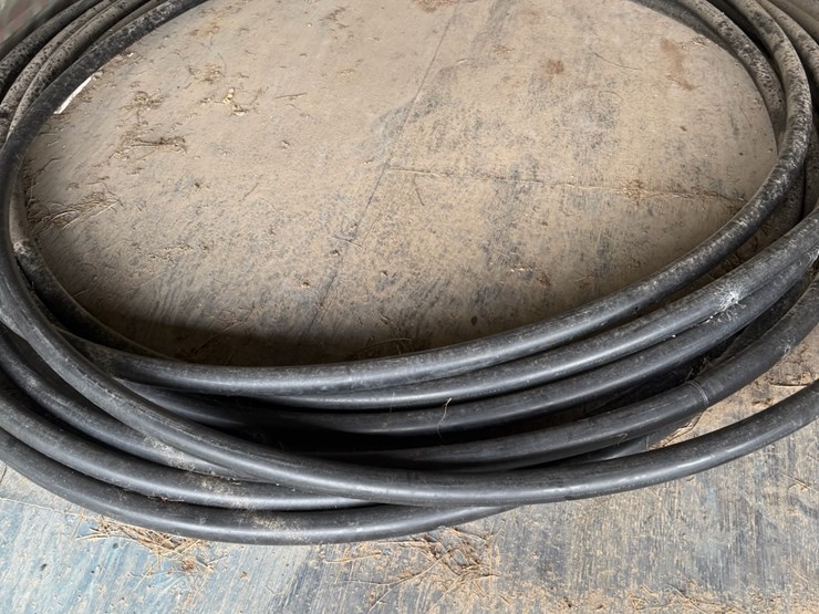 #1027-•-(3)-lick-tubs,-6-hay-rings,-and-6-extra-rings-image-3
