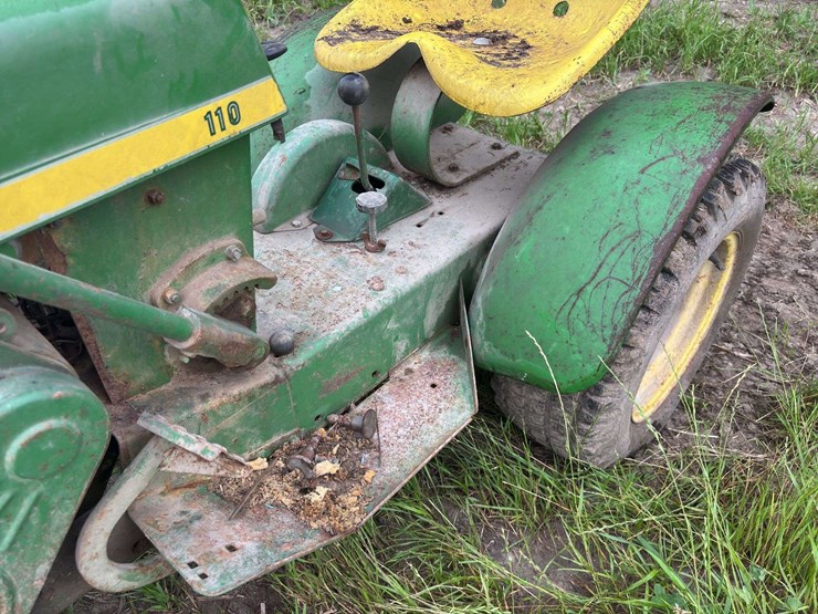 john-deere-110-image-45