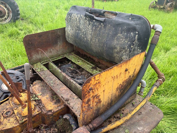 caterpillar-r5-crawler-and-blade-image-35